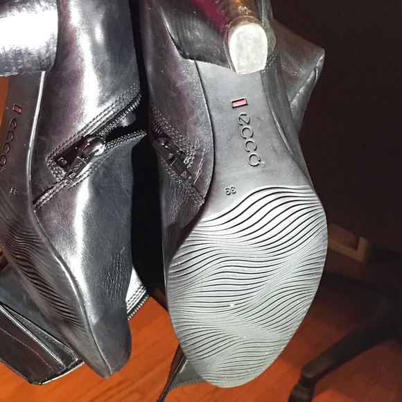 ECCO BLK LEATHER BOOTS US 8-8.5 (UK Sz 39) - Picture 3 of 5